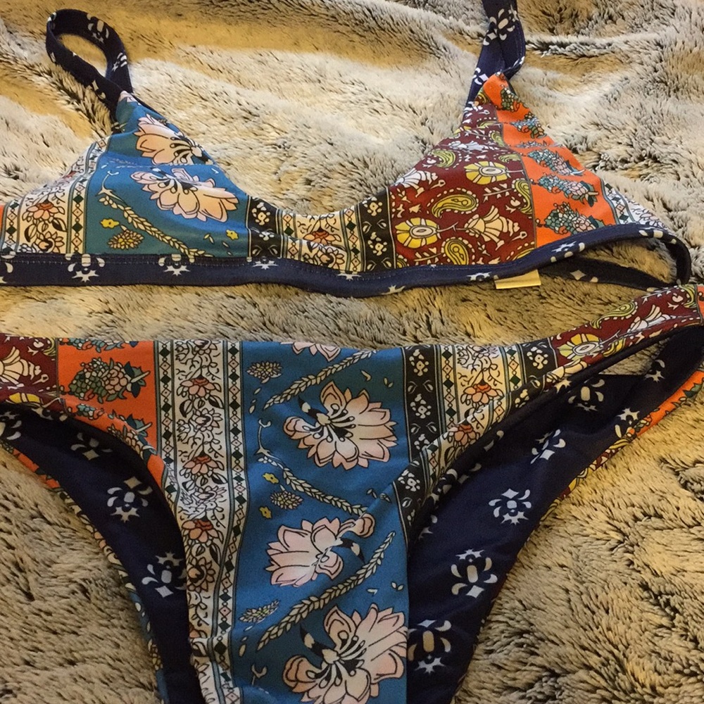 Patterned bikini - Picture 2 of 2